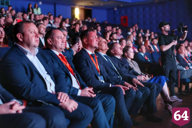 В Саратове высадили «Аллею лидеров»